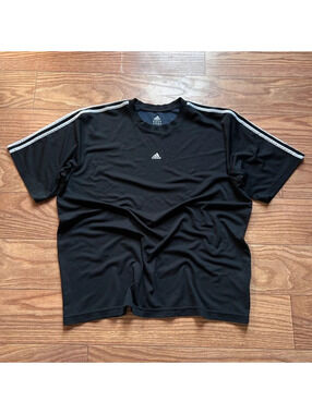 vintage adidas center logo y2k t shirt